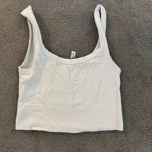 Women's Scoop Neck Crop Tank Top